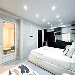 Urban Flat 11 - Studio Wagam Pereire